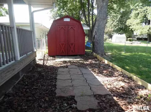 916 Candy Ln, Macomb, IL 61455 photo 29