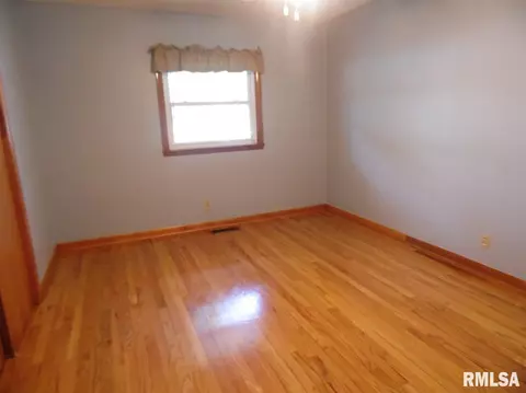 916 Candy Ln, Macomb, IL 61455 photo 13