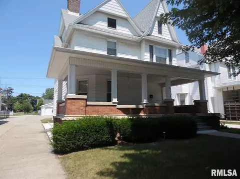 318 E Jefferson St, Macomb, IL 61455 photo 1