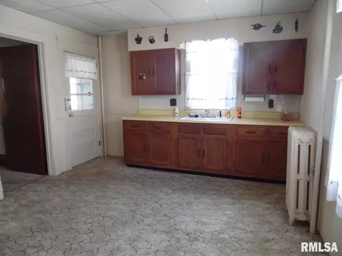 318 E Jefferson St, Macomb, IL 61455 photo 5