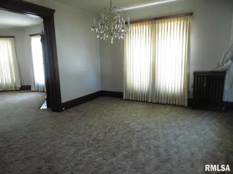 318 E Jefferson St, Macomb, IL 61455 photo 8