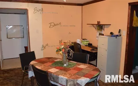 618 N Campbell, Macomb, IL 61455 photo 6