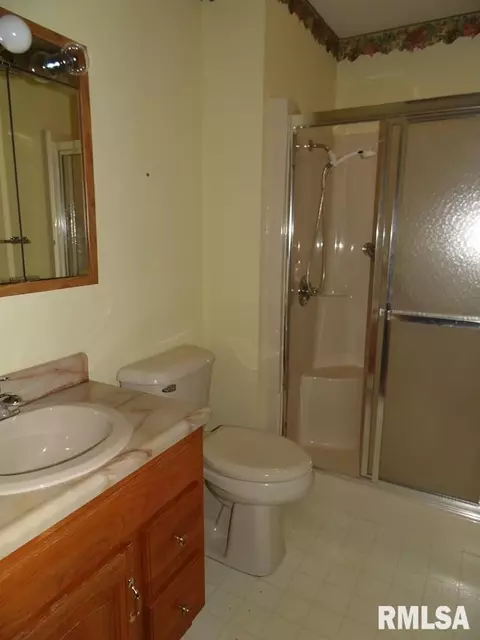 503 James Dr, Macomb, IL 61455 photo 10