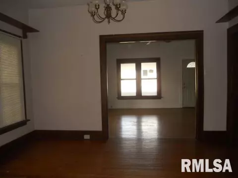 233 W Piper St, Macomb, IL 61455 photo 6
