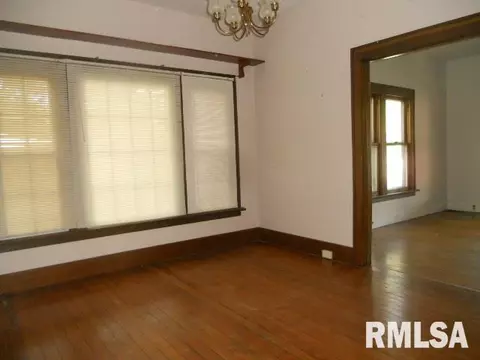 233 W Piper St, Macomb, IL 61455 photo 4