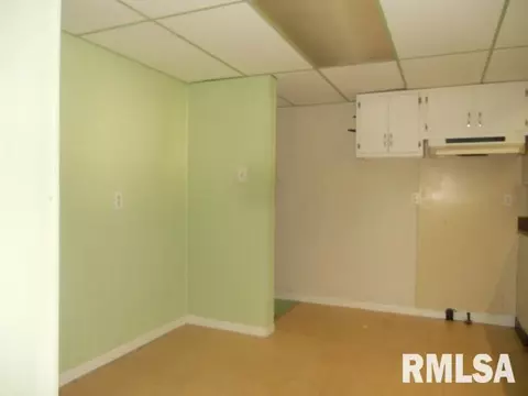 233 W Piper St, Macomb, IL 61455 photo 3