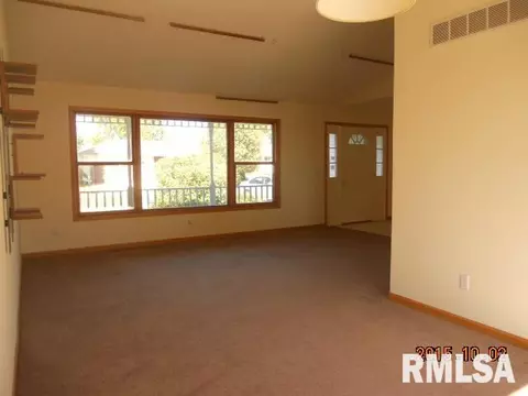 1201 Rebecca, Macomb, IL 61455 photo 3