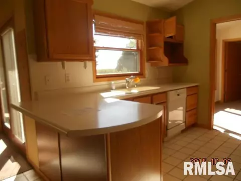 1201 Rebecca, Macomb, IL 61455 photo 2