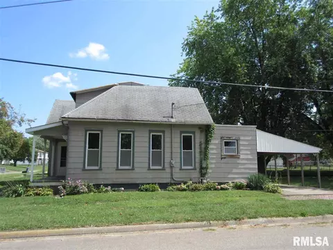602 E Walnut St, Canton, IL 61520 photo 3