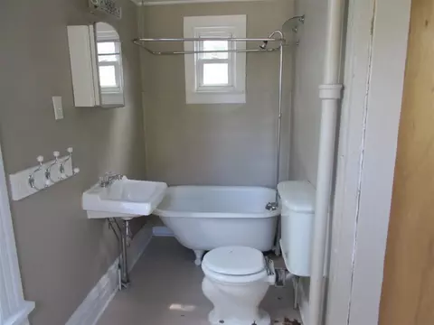 602 E Walnut St, Canton, IL 61520 photo 13
