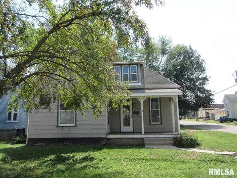 602 E Walnut St, Canton, IL 61520 photo 1