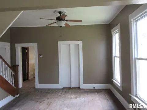 602 E Walnut St, Canton, IL 61520 photo 9