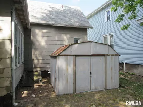 602 E Walnut St, Canton, IL 61520 photo 5