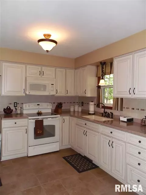 10203 W Lake Camelot Dr, Mapleton, IL 61547 photo 7