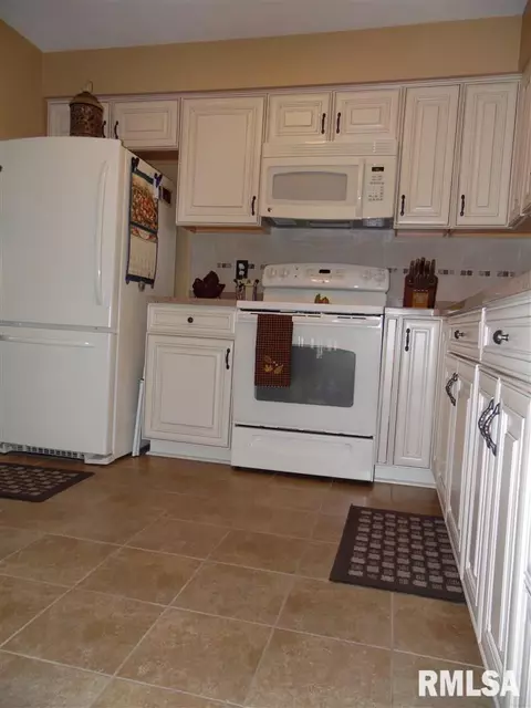 10203 W Lake Camelot Dr, Mapleton, IL 61547 photo 9