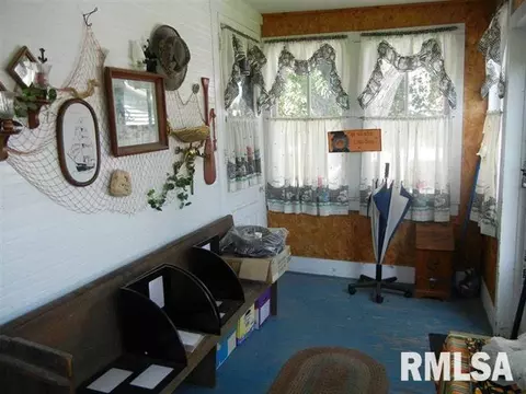 220 E State St, Good Hope, IL 61438 photo 7