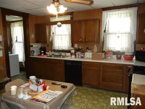 220 E State St, Good Hope, IL 61438 photo 6