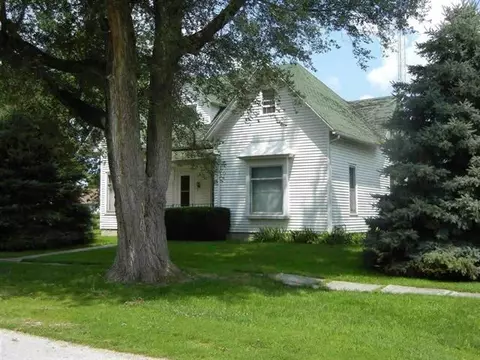 220 E State St, Good Hope, IL 61438 photo 4