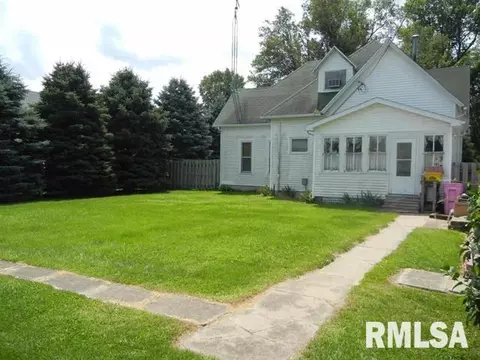 220 E State St, Good Hope, IL 61438 photo 2