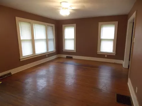 641 12 N Johnson St, Macomb, IL 61455 photo 2