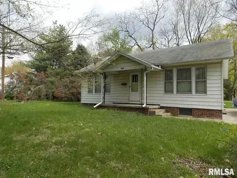641 12 N Johnson St, Macomb, IL 61455 photo 1