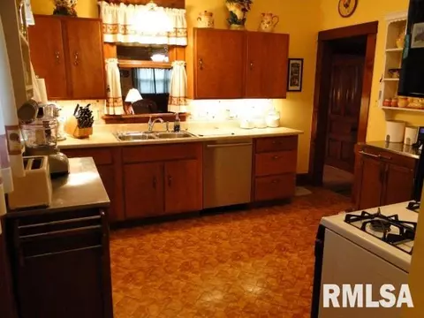 700 N Mcarthur St, Macomb, IL 61455 photo 9