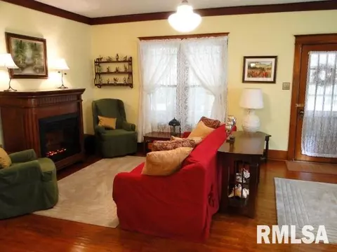 700 N Mcarthur St, Macomb, IL 61455 photo 4