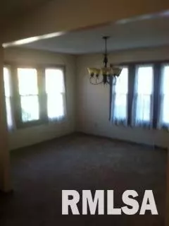 721 S Johnson St, Macomb, IL 61455 photo 7