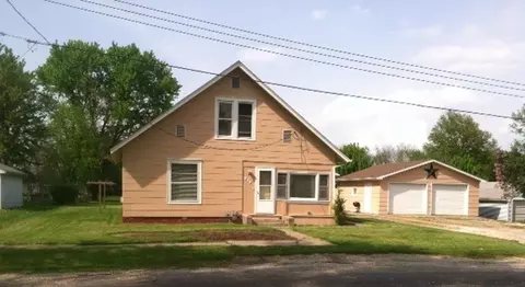 206 E Mcgowan, Industry, IL 61440 photo 2