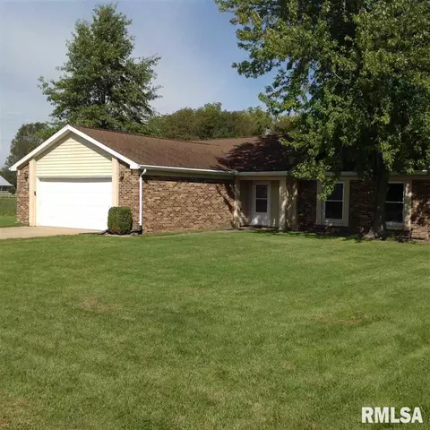 1924 Riverview Dr, Macomb, IL 61455 photo 1