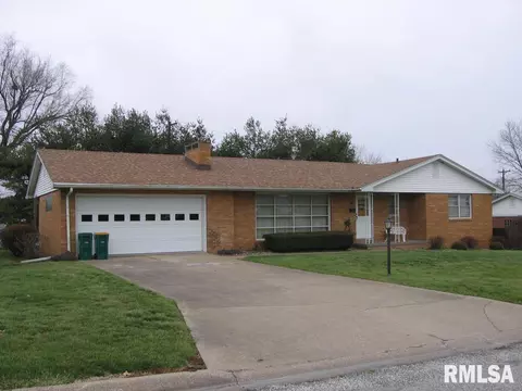 112 Holden Ter, Macomb, IL 61455 photo 1