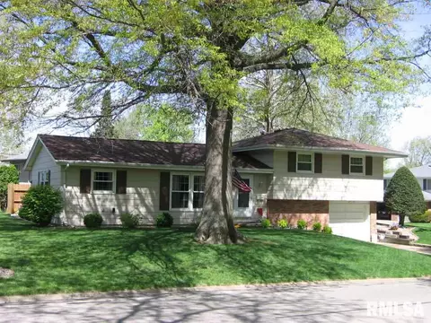 197 Penny Ln, Macomb, IL 61455 photo 2