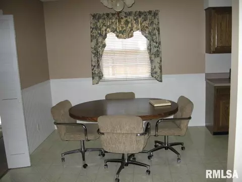 197 Penny Ln, Macomb, IL 61455 photo 6