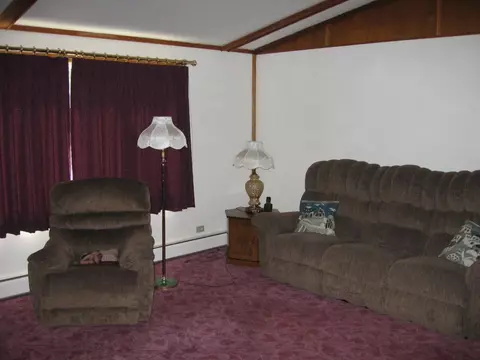 83 Oak Ln, Avon, IL 61415 photo 7