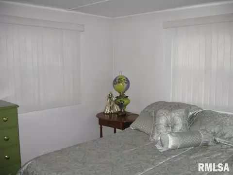 83 Oak Ln, Avon, IL 61415 photo 18