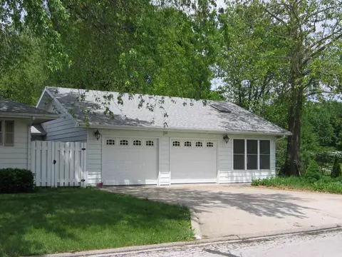 1141 Maple Ave, Macomb, IL 61455 photo 3