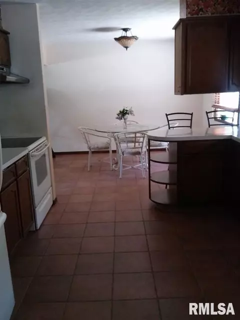 1141 Maple Ave, Macomb, IL 61455 photo 14