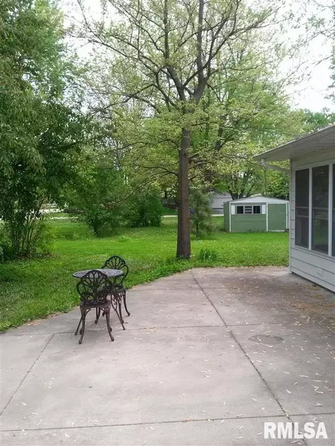 1141 Maple Ave, Macomb, IL 61455 photo 7