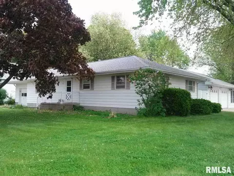1141 Maple Ave, Macomb, IL 61455 photo 4