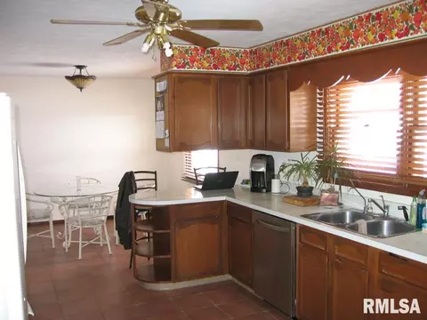 1141 Maple Ave, Macomb, IL 61455 photo 13