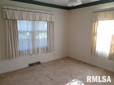 735 Madelyn Ave, Macomb, IL 61455 photo 13