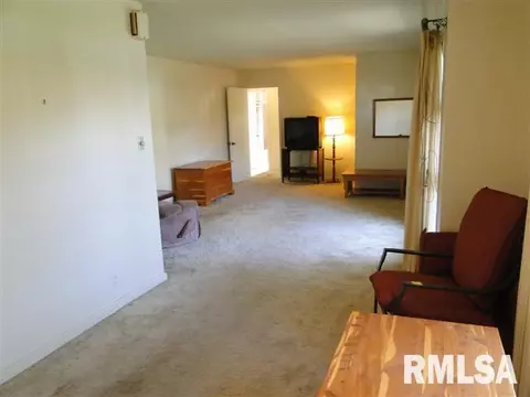 735 Madelyn Ave, Macomb, IL 61455 photo 8