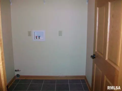 1309 E Juniper, Canton, IL 61520 photo 9