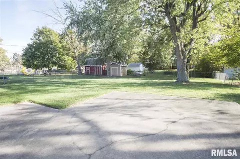 302 Devonshire, Washington, IL 61571 photo 2