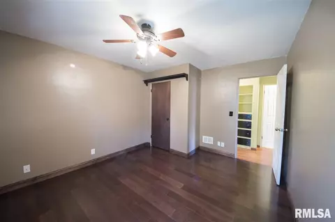 302 Devonshire, Washington, IL 61571 photo 16