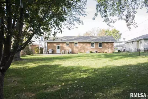 302 Devonshire, Washington, IL 61571 photo 36