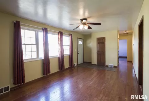 302 Devonshire, Washington, IL 61571 photo 11