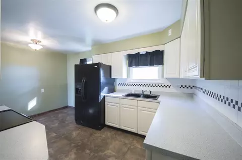 302 Devonshire, Washington, IL 61571 photo 5