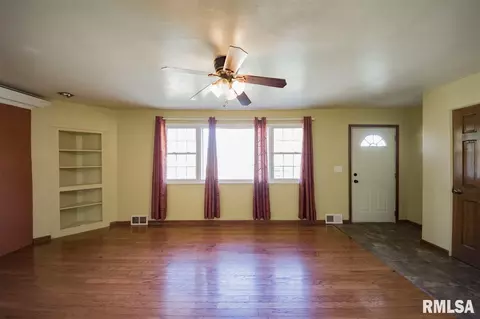 302 Devonshire, Washington, IL 61571 photo 10