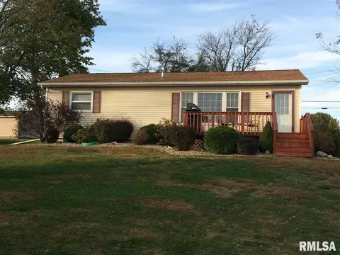 507 E Husseman St, Roanoke, IL 61561 photo 2